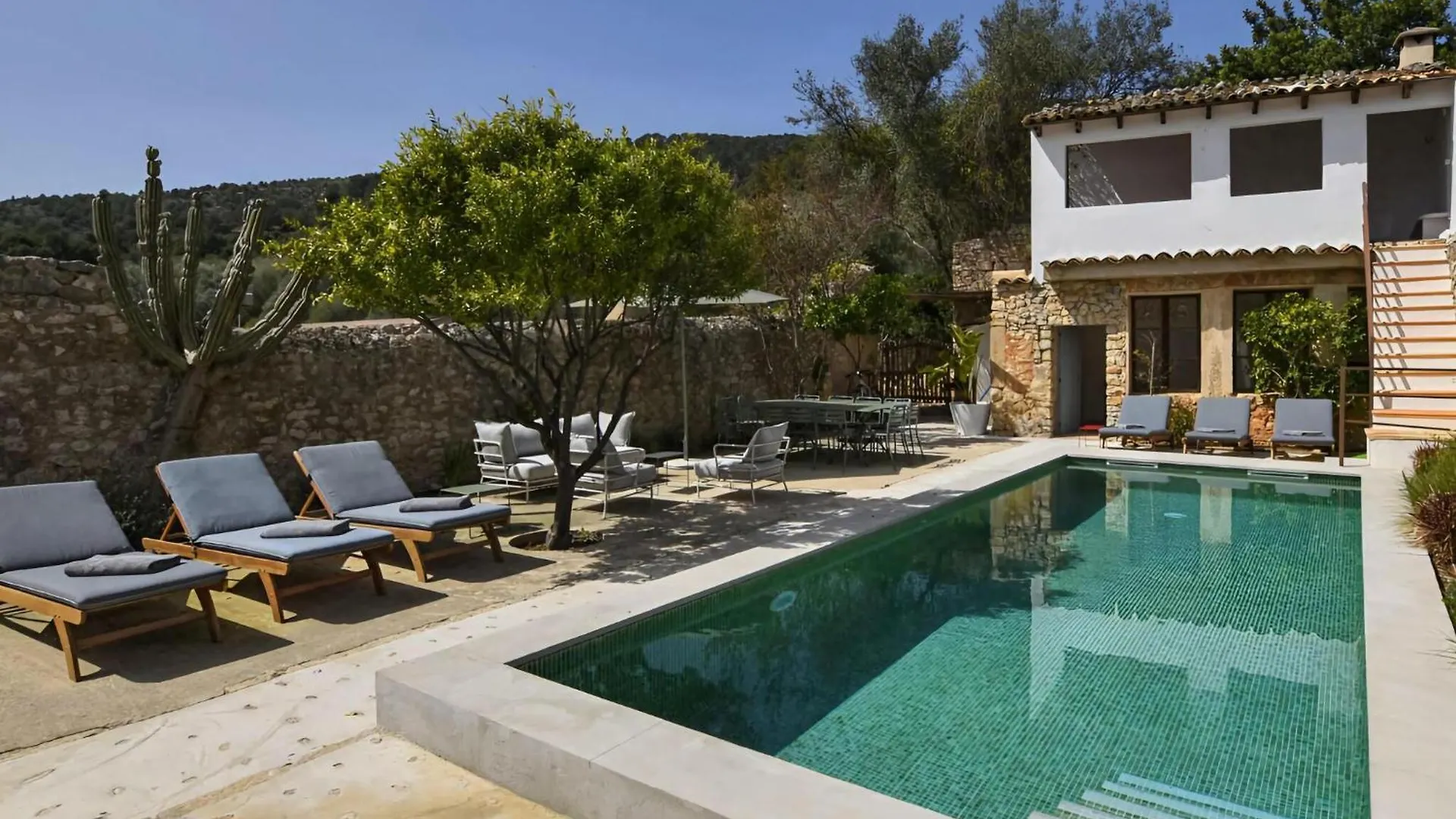 Cosy Holiday Home With Swimming Pool Biniamar